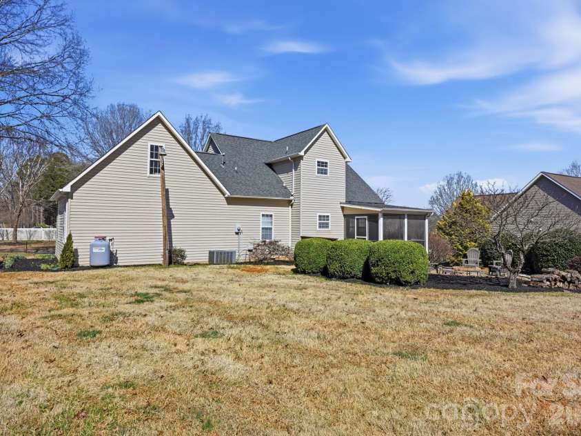 7335 Broad Wing Lane, Sherrills Ford, NC 28673.  MLS# CAR4350397, YatesRealty ID 16767. 