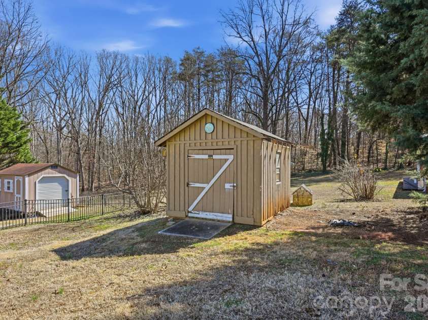 7335 Broad Wing Lane, Sherrills Ford, NC 28673.  MLS# CAR4350397, YatesRealty ID 16767. 