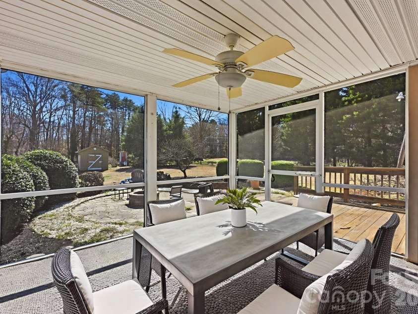 7335 Broad Wing Lane, Sherrills Ford, NC 28673.  MLS# CAR4350397, YatesRealty ID 16767. 