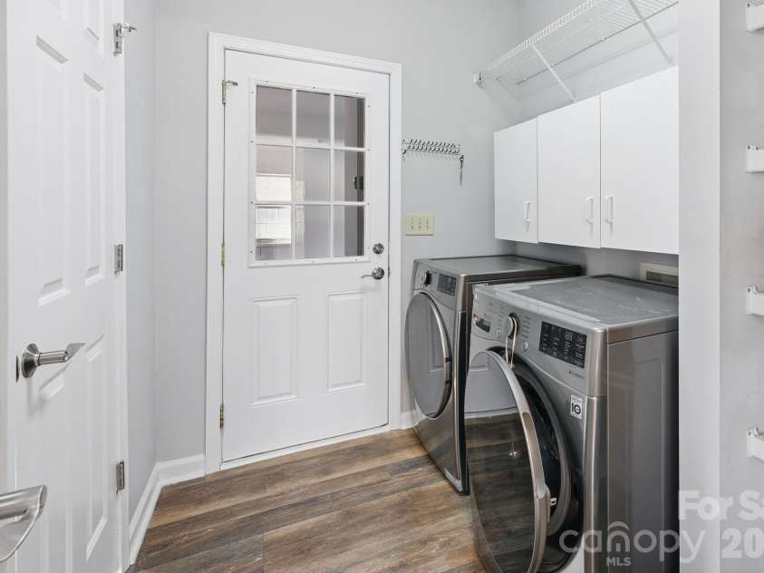 7335 Broad Wing Lane, Sherrills Ford, NC 28673.  MLS# CAR4350397, YatesRealty ID 16767. Main Floor Laundry