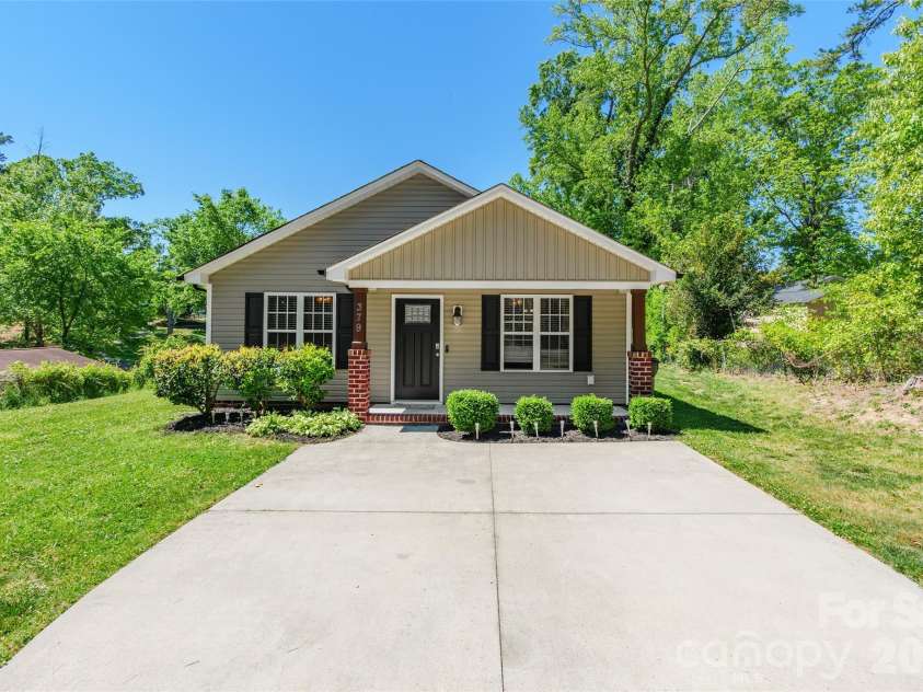 379 Maiden Lane, Concord, NC 28025.  MLS# CAR4373764, YatesRealty ID 16768. 