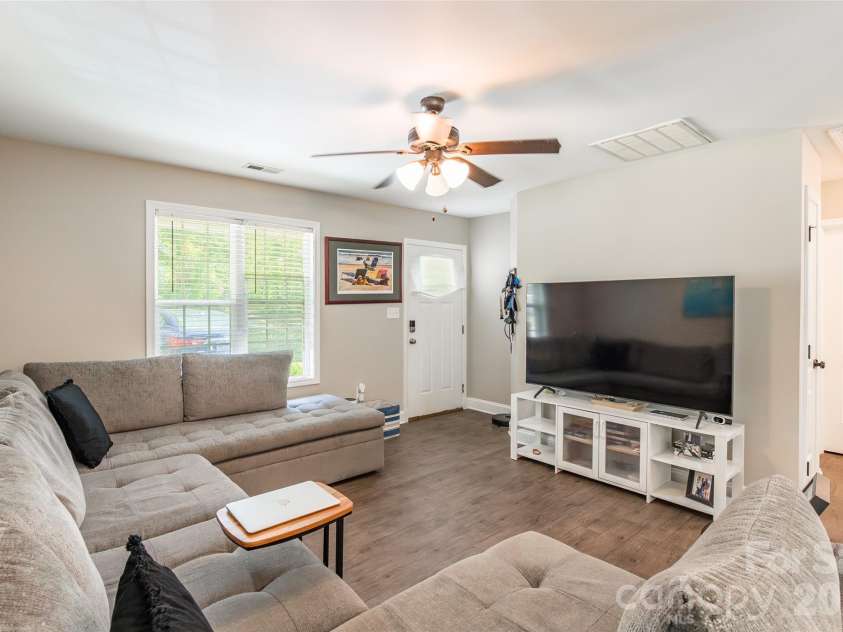 379 Maiden Lane, Concord, NC 28025.  MLS# CAR4373764, YatesRealty ID 16768. 