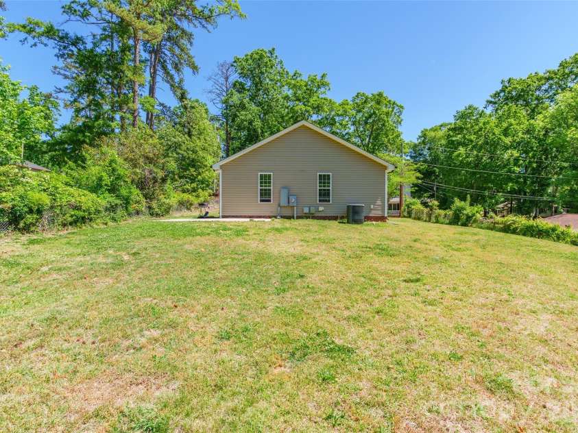 379 Maiden Lane, Concord, NC 28025.  MLS# CAR4373764, YatesRealty ID 16768. 