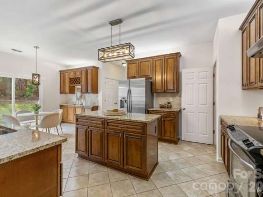 6006 Brook Valley Run, Monroe, NC 28110.  MLS# CAR4411521, YatesRealty ID 16769. Large Kitchen with Island