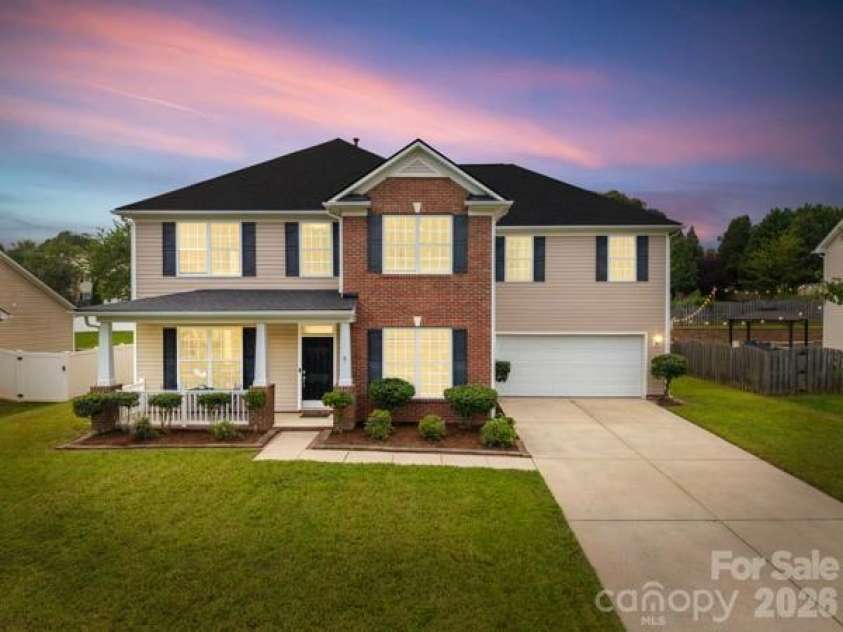 6006 Brook Valley Run, Monroe, NC 28110.  MLS# CAR4411521, YatesRealty ID 16769. Welcome Home!
