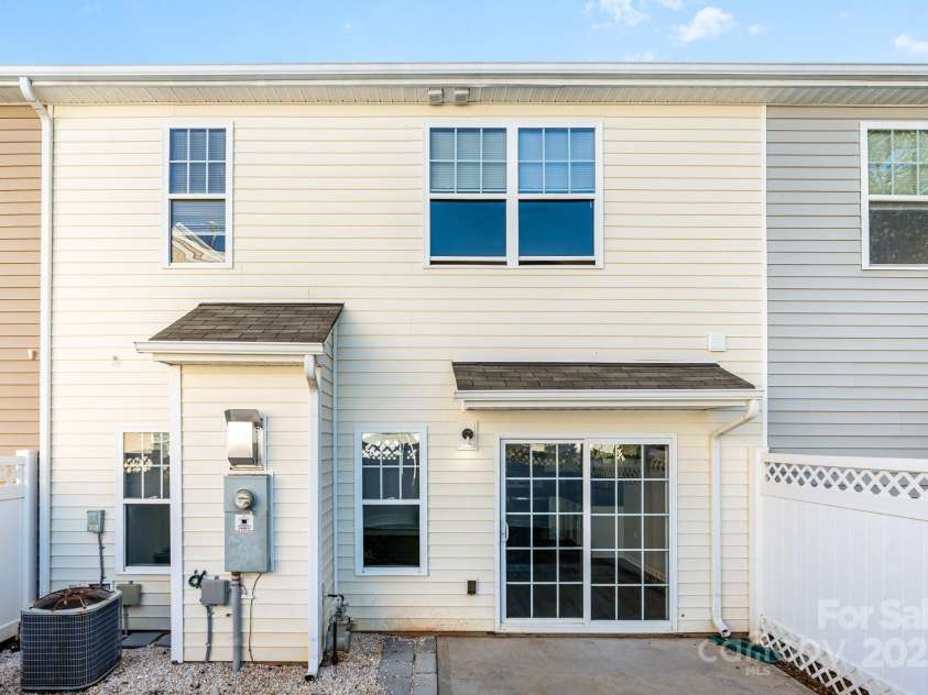 2095 Shady Pond Drive, Clover, SC 29710.  MLS# CAR4307957, YatesRealty ID 1677. 