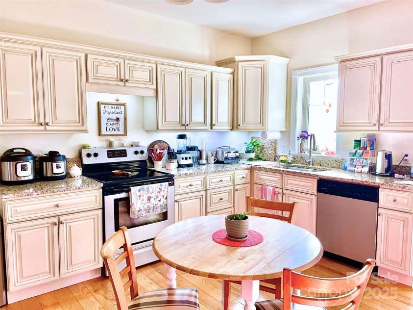 5 A Lila Lane, Clyde, NC 28721.  MLS# CAR4231446, YatesRealty ID 1677. 