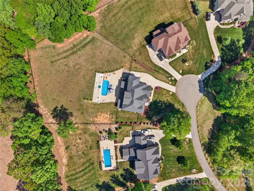 121 Leeward Shoals Lane, Mooresville, NC 28117.  MLS# CAR4367993, YatesRealty ID 16772. 