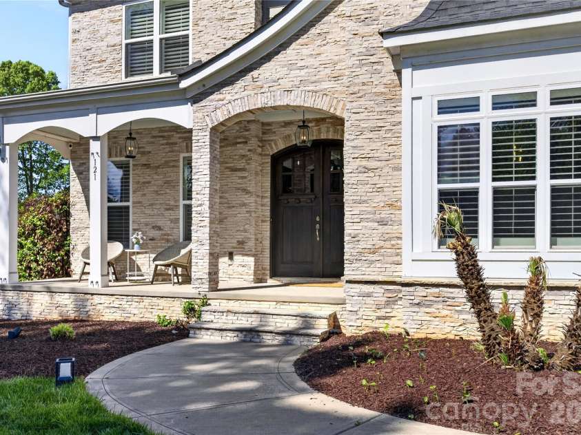 121 Leeward Shoals Lane, Mooresville, NC 28117.  MLS# CAR4367993, YatesRealty ID 16772. 