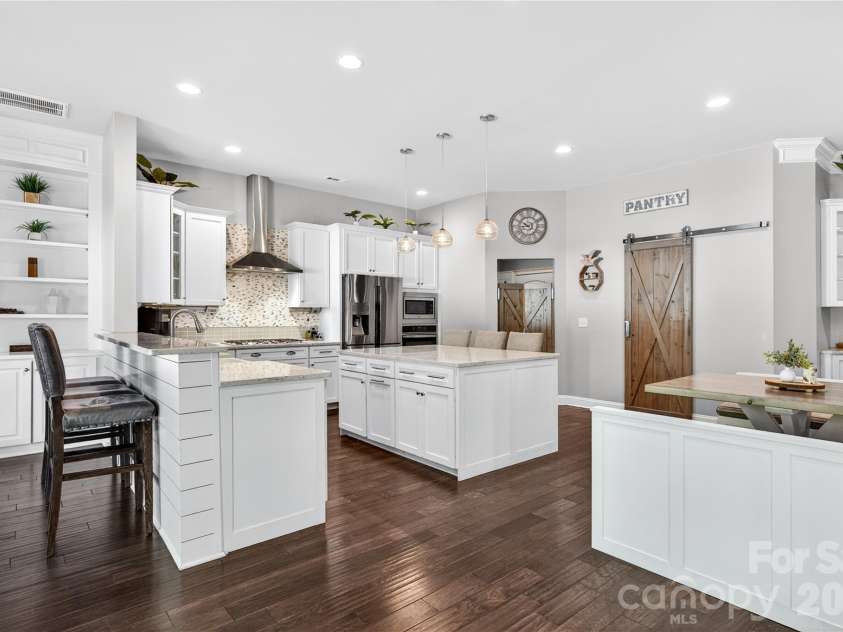 121 Leeward Shoals Lane, Mooresville, NC 28117.  MLS# CAR4367993, YatesRealty ID 16772. 