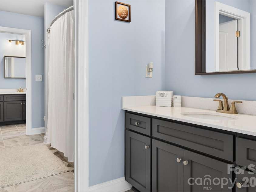 121 Leeward Shoals Lane, Mooresville, NC 28117.  MLS# CAR4367993, YatesRealty ID 16772. 