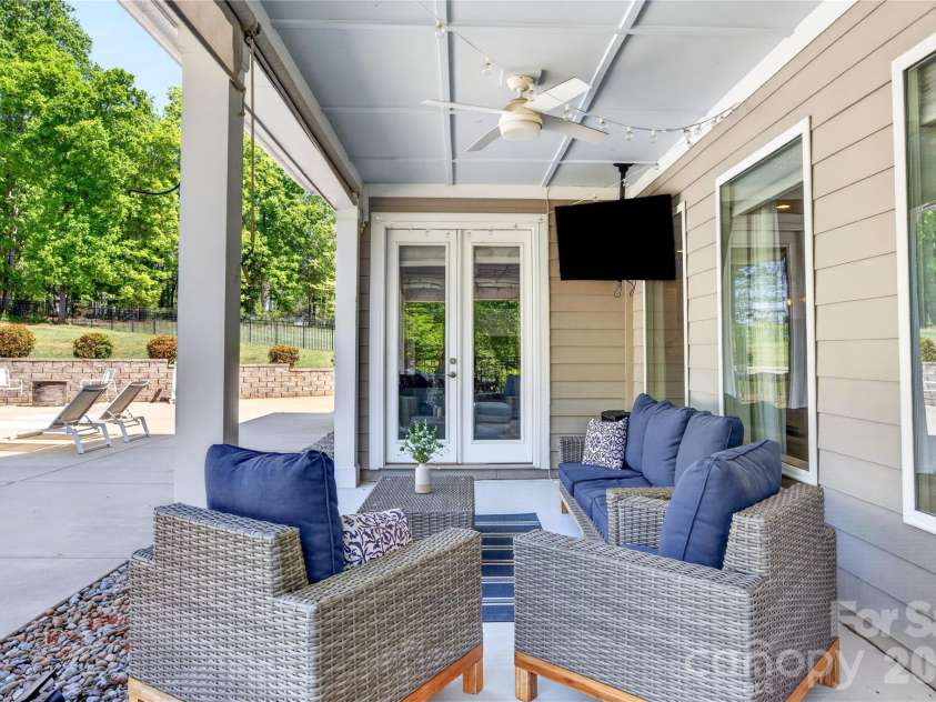 121 Leeward Shoals Lane, Mooresville, NC 28117.  MLS# CAR4367993, YatesRealty ID 16772. 