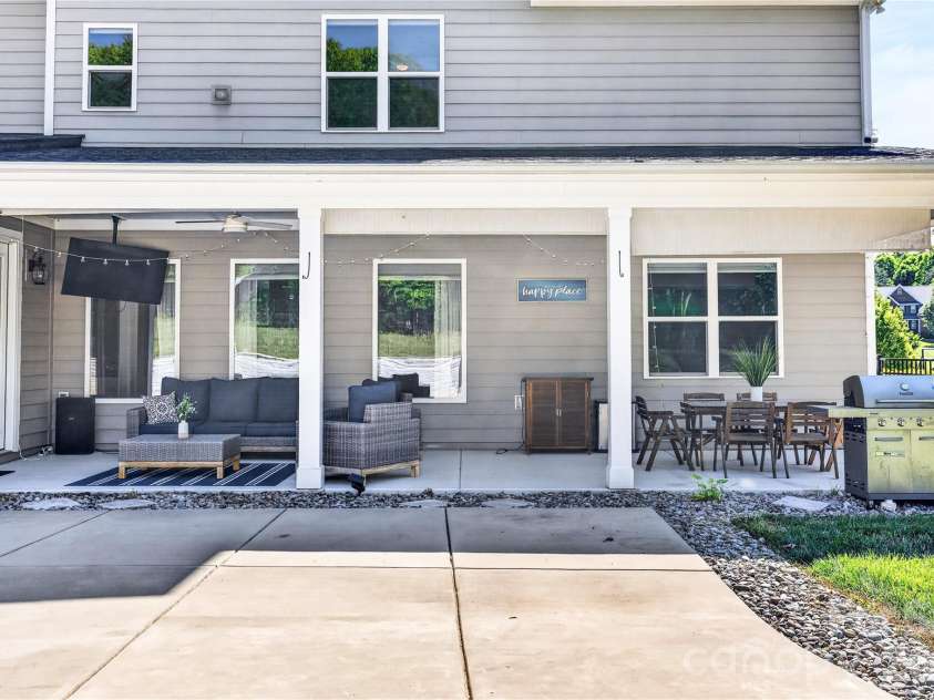 121 Leeward Shoals Lane, Mooresville, NC 28117.  MLS# CAR4367993, YatesRealty ID 16772. 