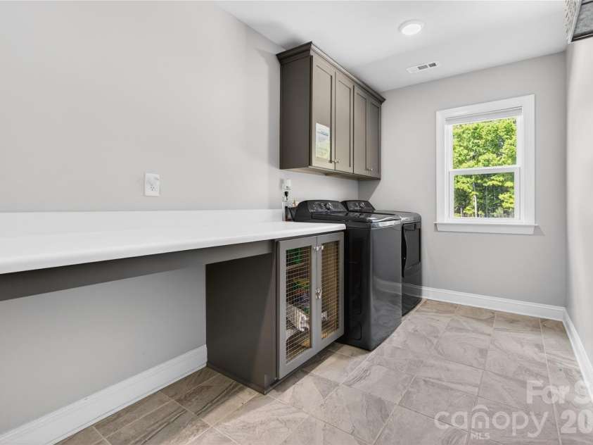 121 Leeward Shoals Lane, Mooresville, NC 28117.  MLS# CAR4367993, YatesRealty ID 16772. Laundry