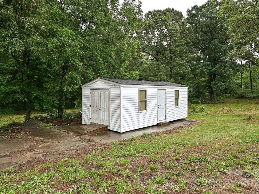 5222 Sikes Mill Road, Monroe, NC 28110.  MLS# CAR4265075, YatesRealty ID 16774. 