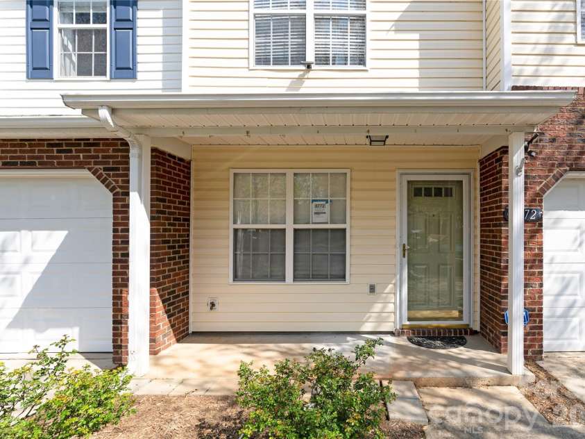 8772 Robinson Forest Drive, Charlotte, NC 28277.  MLS# CAR4389286, YatesRealty ID 16774. 