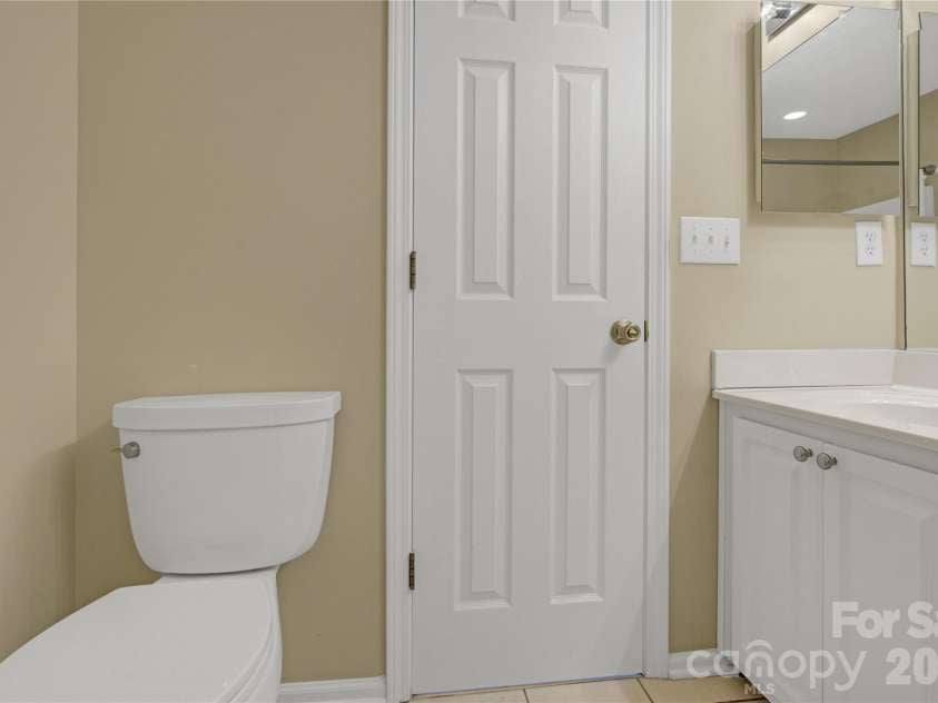 8772 Robinson Forest Drive, Charlotte, NC 28277.  MLS# CAR4389286, YatesRealty ID 16774. 