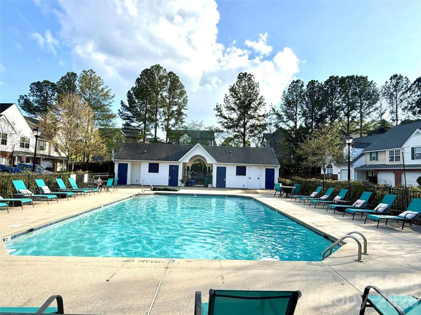 8772 Robinson Forest Drive, Charlotte, NC 28277.  MLS# CAR4389286, YatesRealty ID 16774. Community swiming pool