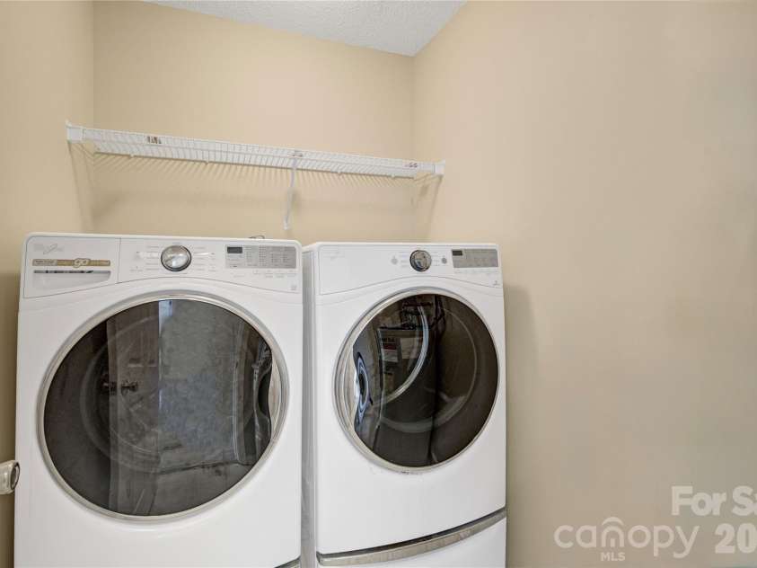 8772 Robinson Forest Drive, Charlotte, NC 28277.  MLS# CAR4389286, YatesRealty ID 16774. Laundry room