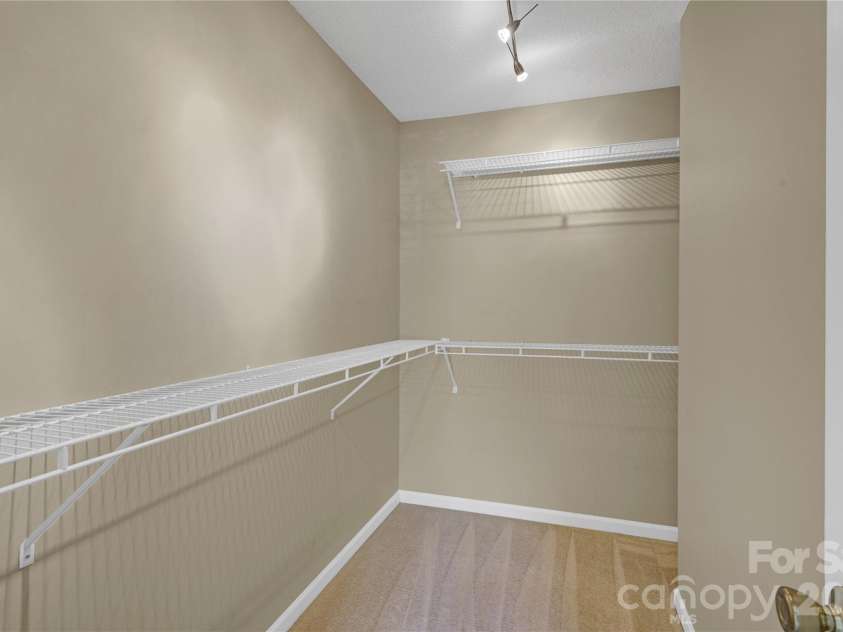 8772 Robinson Forest Drive, Charlotte, NC 28277.  MLS# CAR4389286, YatesRealty ID 16774. Walk in closet