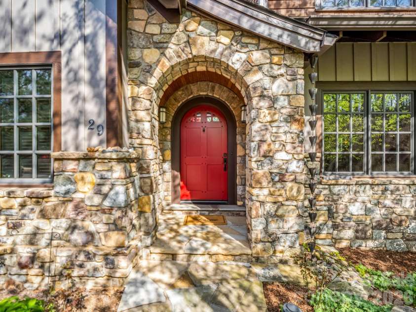29 Crockett Ridge Road, Black Mountain, NC 28711.  MLS# CAR4361501, YatesRealty ID 16775. 