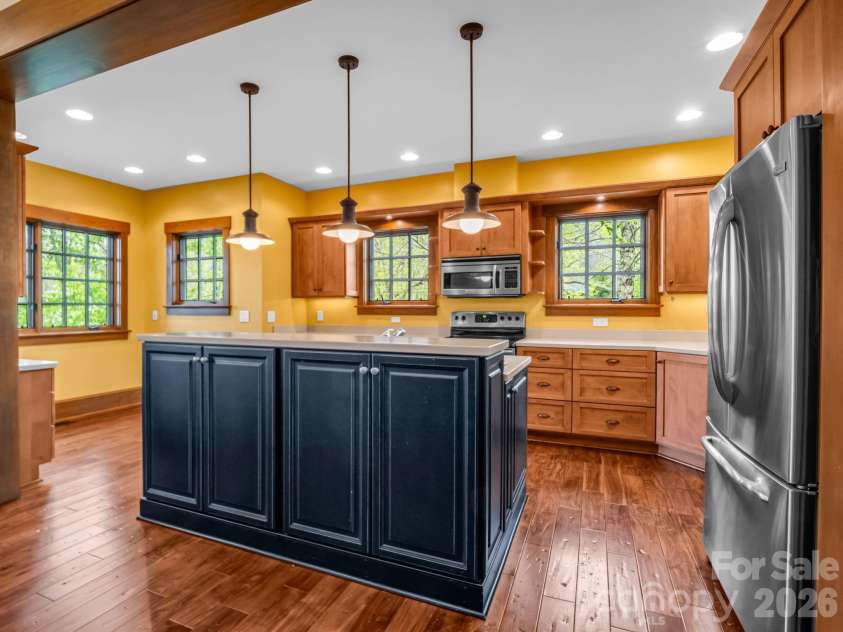 29 Crockett Ridge Road, Black Mountain, NC 28711.  MLS# CAR4361501, YatesRealty ID 16775. 