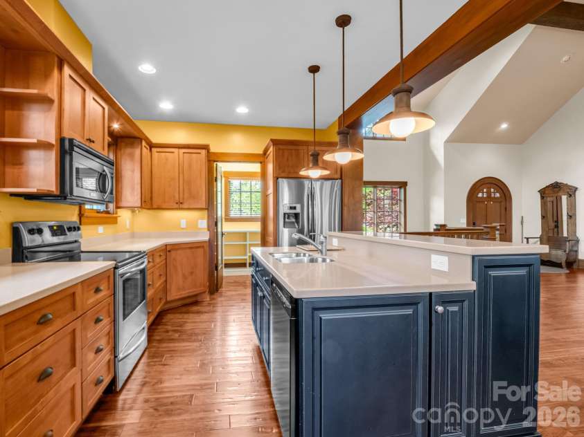 29 Crockett Ridge Road, Black Mountain, NC 28711.  MLS# CAR4361501, YatesRealty ID 16775. 