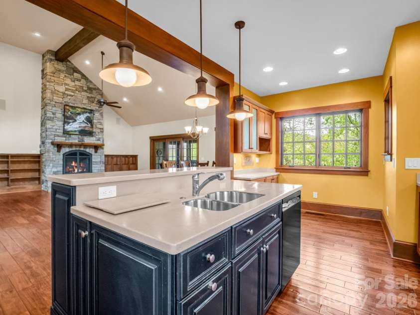 29 Crockett Ridge Road, Black Mountain, NC 28711.  MLS# CAR4361501, YatesRealty ID 16775. 