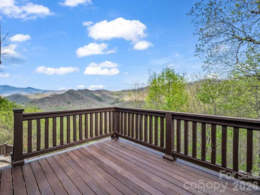 29 Crockett Ridge Road, Black Mountain, NC 28711.  MLS# CAR4361501, YatesRealty ID 16775. 