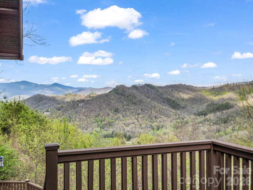 29 Crockett Ridge Road, Black Mountain, NC 28711.  MLS# CAR4361501, YatesRealty ID 16775. 