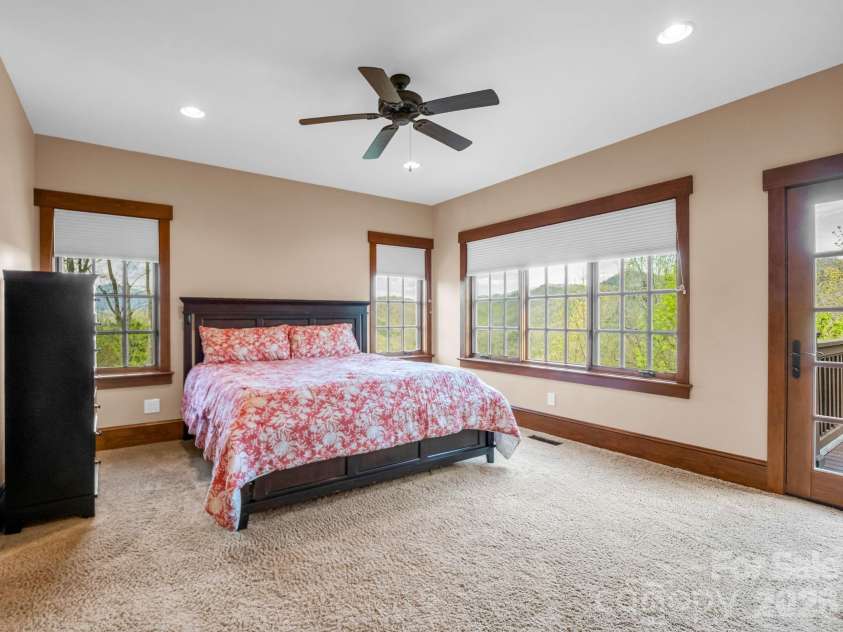 29 Crockett Ridge Road, Black Mountain, NC 28711.  MLS# CAR4361501, YatesRealty ID 16775. 