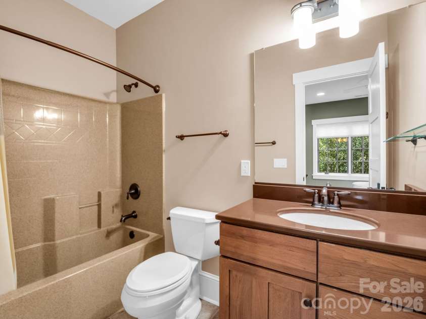 29 Crockett Ridge Road, Black Mountain, NC 28711.  MLS# CAR4361501, YatesRealty ID 16775. 