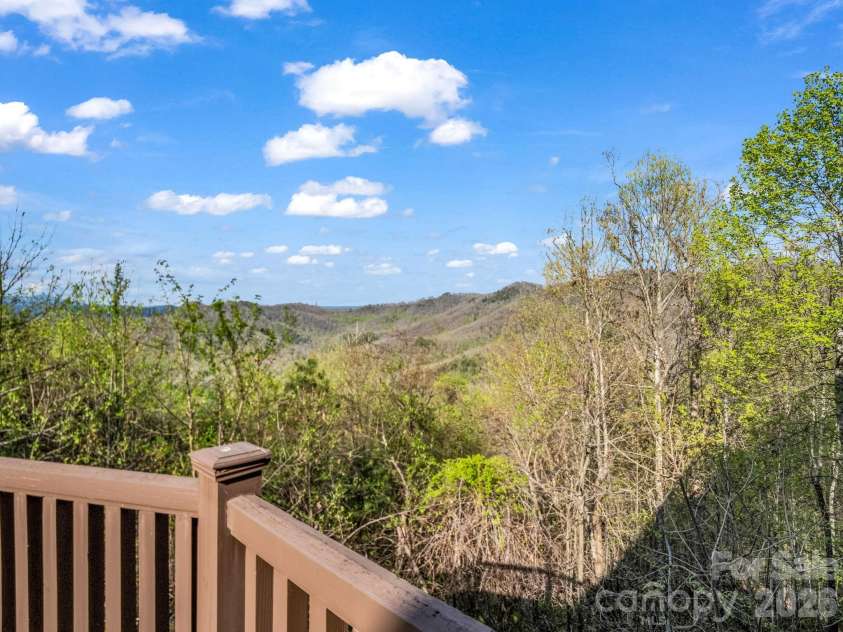 29 Crockett Ridge Road, Black Mountain, NC 28711.  MLS# CAR4361501, YatesRealty ID 16775. 