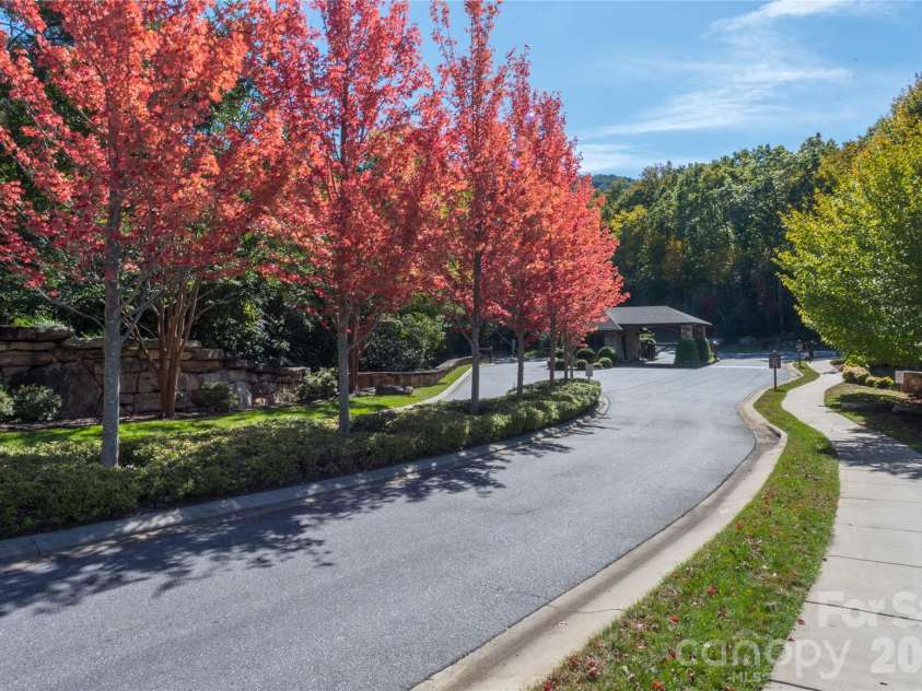 29 Crockett Ridge Road, Black Mountain, NC 28711.  MLS# CAR4361501, YatesRealty ID 16775. 