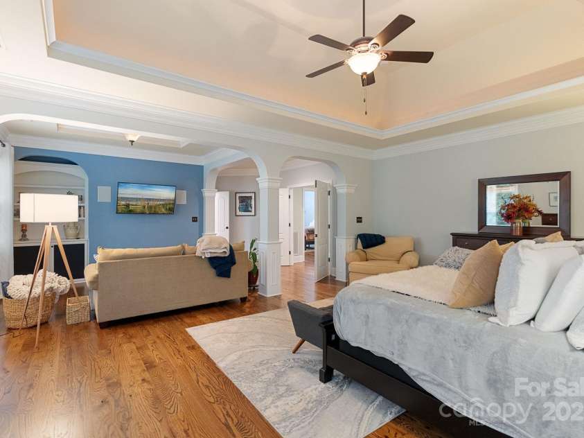 4877 River Hills Drive, Denver, NC 28037.  MLS# CAR4254498, YatesRealty ID 16775. Primary Suite / Bedroom 5