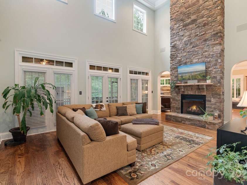 4877 River Hills Drive, Denver, NC 28037.  MLS# CAR4254498, YatesRealty ID 16775. Two story great room.