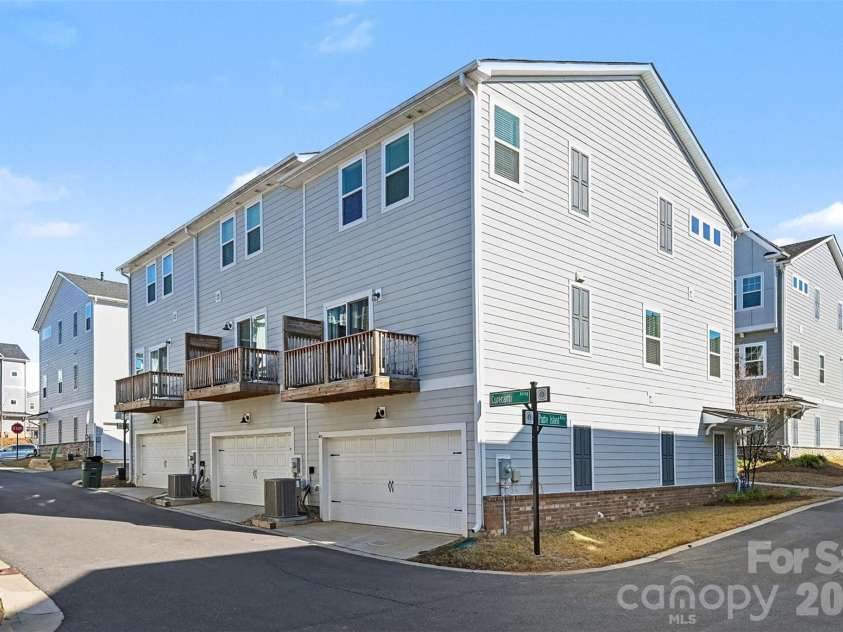 4012 Yucca Alley, Charlotte, NC 28217.  MLS# CAR4334490, YatesRealty ID 16776. 