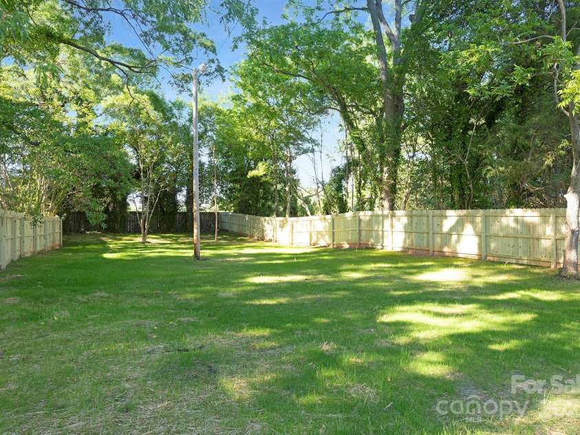 210 5th Avenue, Gastonia, NC 28054.  MLS# CAR4265144, YatesRealty ID 16778. 