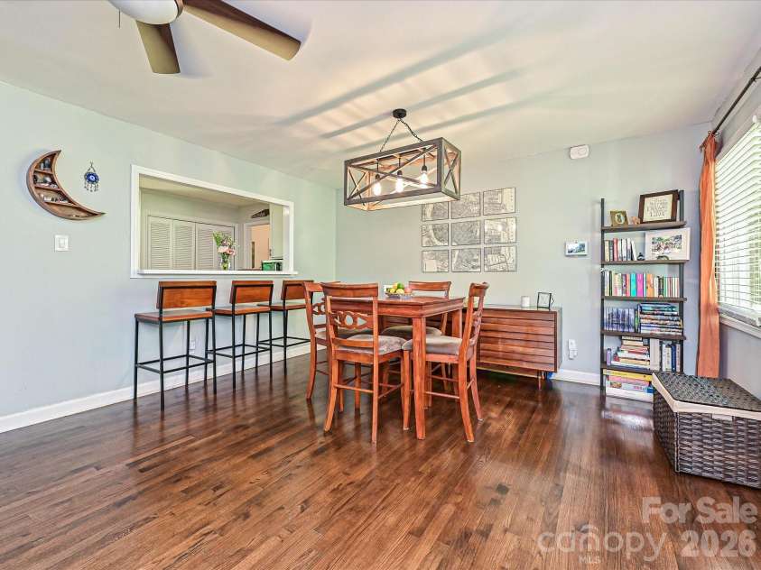 4409 Ivanhoe Place, Charlotte, NC 28205.  MLS# CAR4372127, YatesRealty ID 16778. Dining Area
