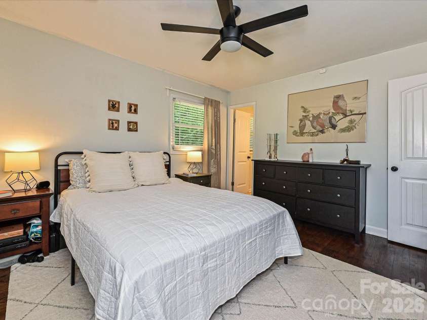 4409 Ivanhoe Place, Charlotte, NC 28205.  MLS# CAR4372127, YatesRealty ID 16778. Primary Bedroom 