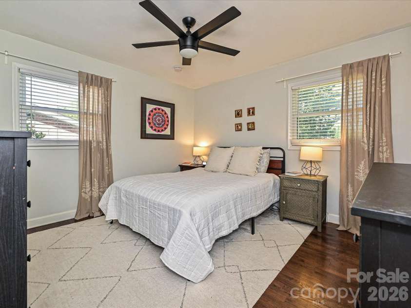 4409 Ivanhoe Place, Charlotte, NC 28205.  MLS# CAR4372127, YatesRealty ID 16778. Primary Bedroom