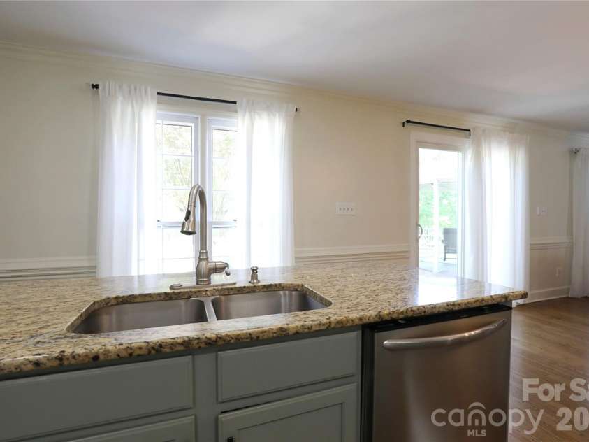 8810 Scarsdale Drive, Mint Hill, NC 28227.  MLS# CAR4368558, YatesRealty ID 16779. 