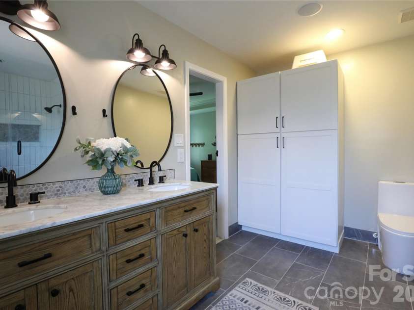 8810 Scarsdale Drive, Mint Hill, NC 28227.  MLS# CAR4368558, YatesRealty ID 16779. 