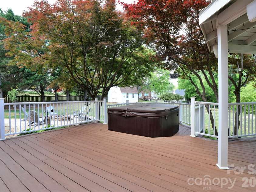 8810 Scarsdale Drive, Mint Hill, NC 28227.  MLS# CAR4368558, YatesRealty ID 16779. 