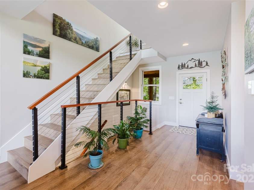 216 Alarka Point, Bryson City, NC 28713.  MLS# CAR4292798, YatesRealty ID 1678. 