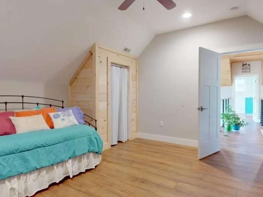 216 Alarka Point, Bryson City, NC 28713.  MLS# CAR4292798, YatesRealty ID 1678. 