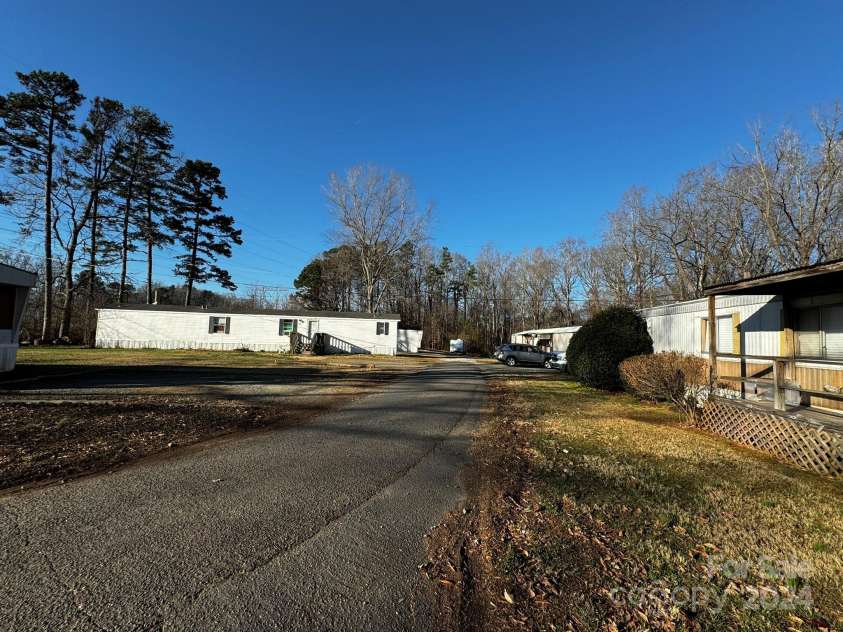 4650, 4654 & 4600 Bright Road, Charlotte, NC 28214.  MLS# CAR4125475, YatesRealty ID 1678. 