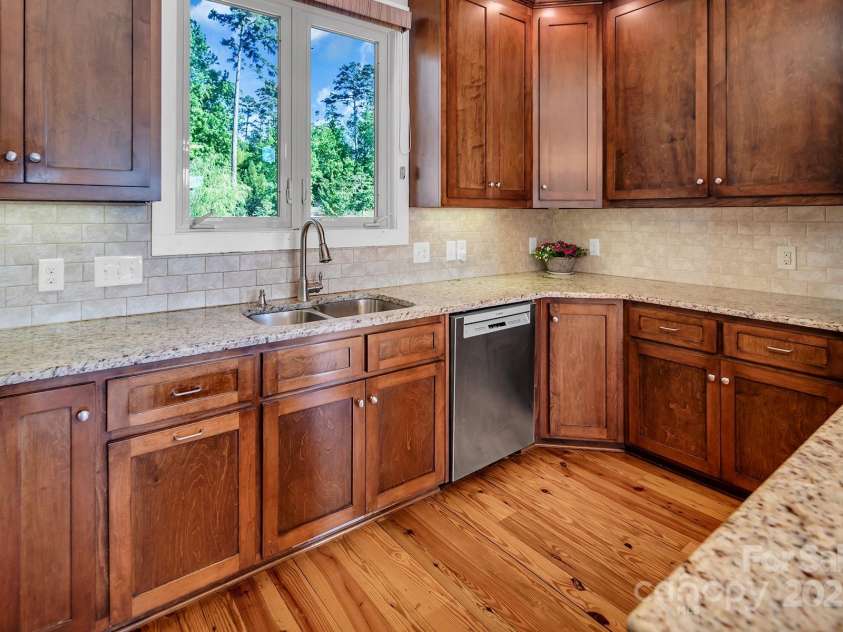 204 Ridge Drive, Troy, NC 27371.  MLS# CAR4258145, YatesRealty ID 16780. 