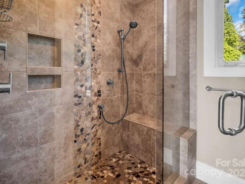 204 Ridge Drive, Troy, NC 27371.  MLS# CAR4258145, YatesRealty ID 16780. 