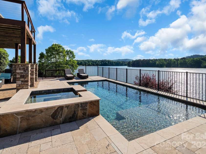 204 Ridge Drive, Troy, NC 27371.  MLS# CAR4258145, YatesRealty ID 16780. 